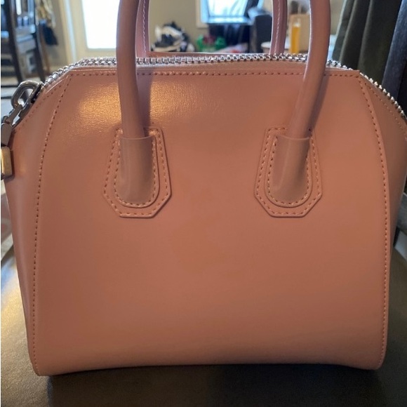 Givenchy x Chito Antigona leather handbag - Picture 3 of 5